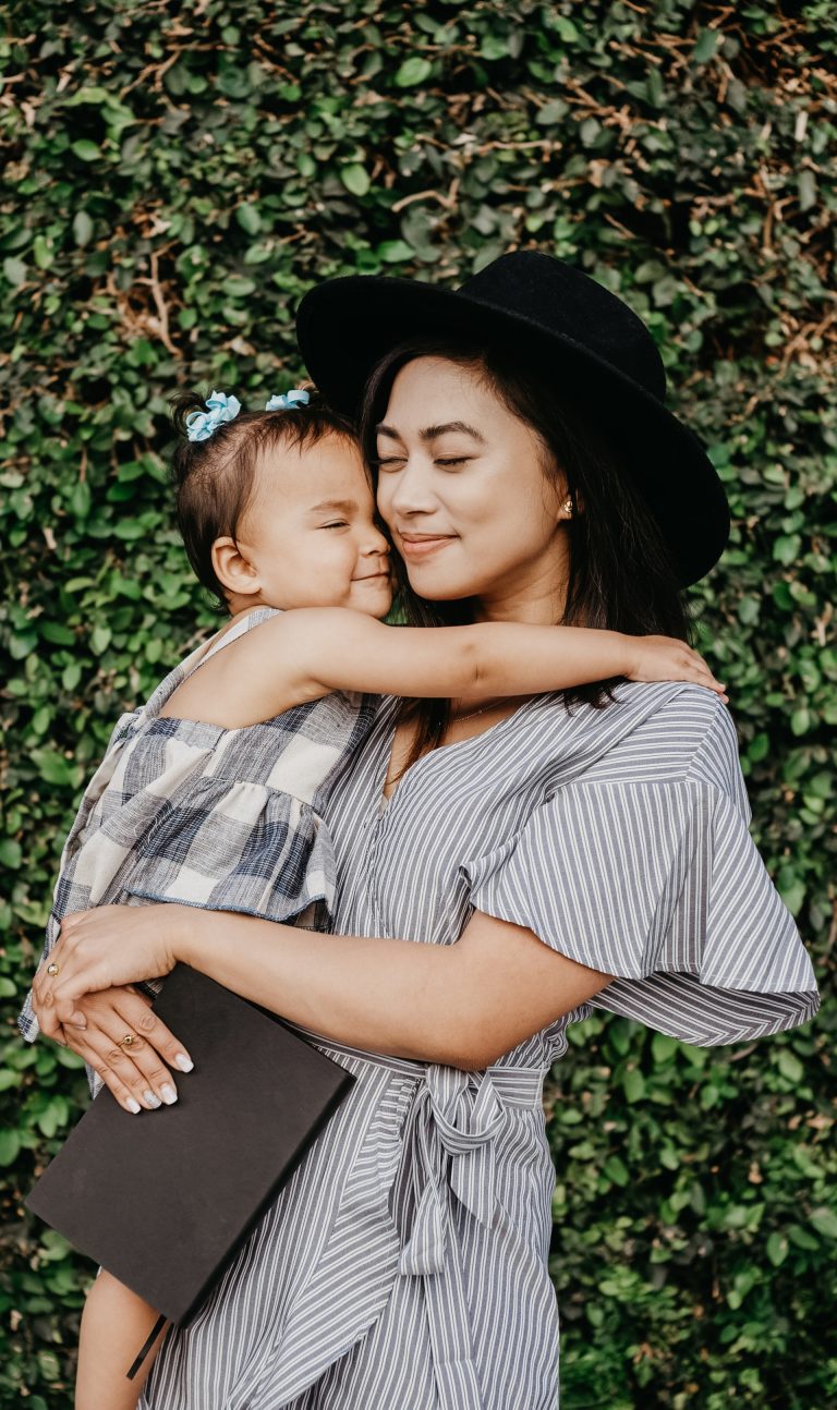 Assistance and Grants for Single Moms in Hawaii